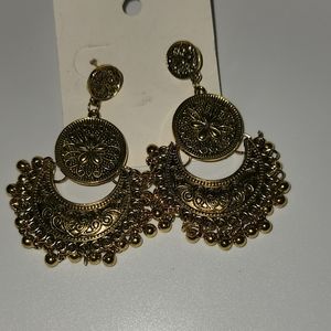 Gold dangle earrings